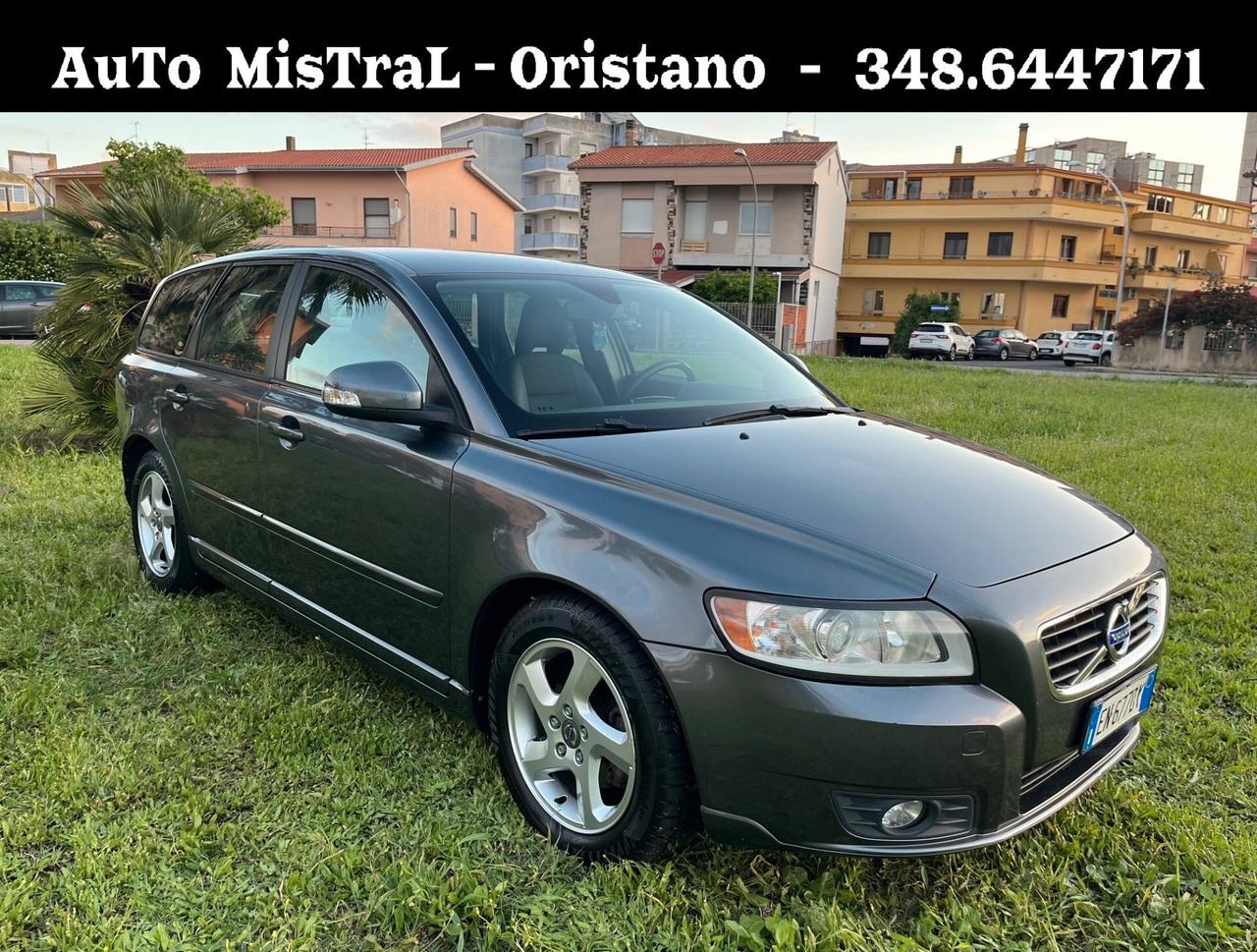 Volvo V50 D2 Momentum