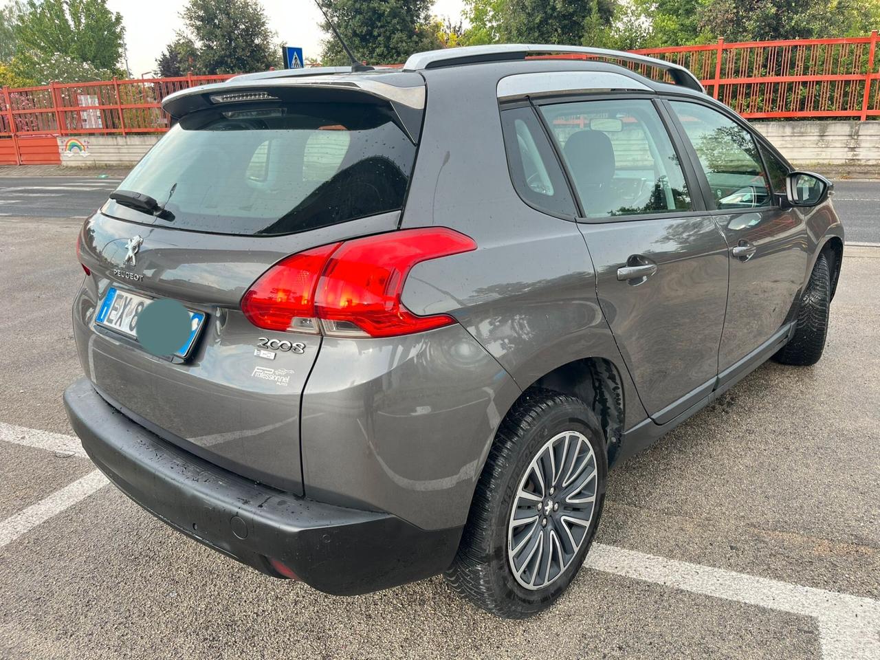 Peugeot 2008 1.6HDi 92CV S&S "ALLURE-NAVI"