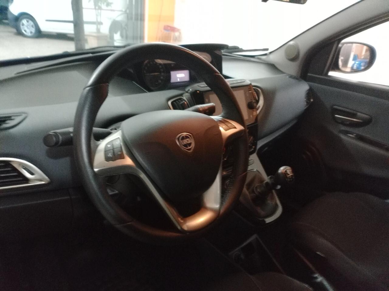 Lancia Ypsilon 1.2 69 CV 5 porte GPL Ecochic Gold
