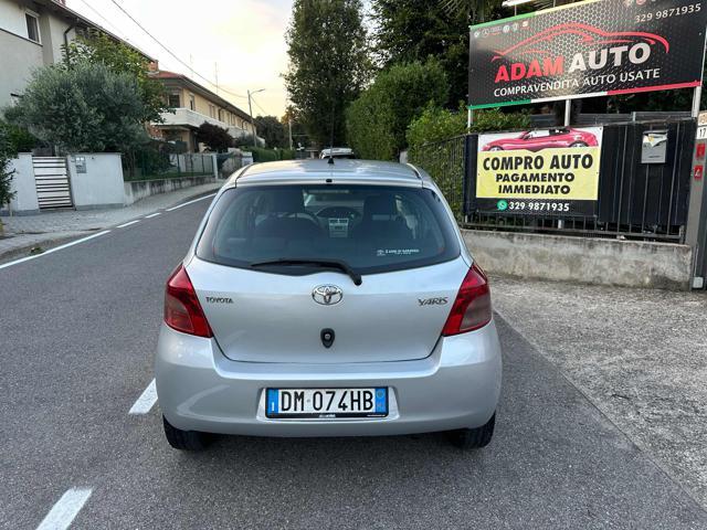 TOYOTA Yaris 1.0 5 porte Sol