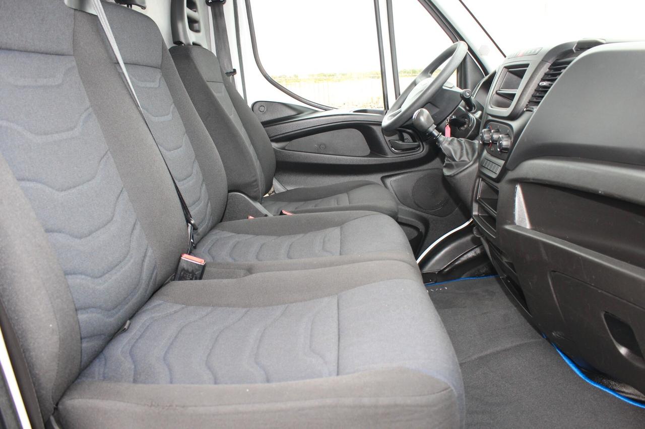 Iveco Daily 33S12 2.3 HPT PC Cabinato