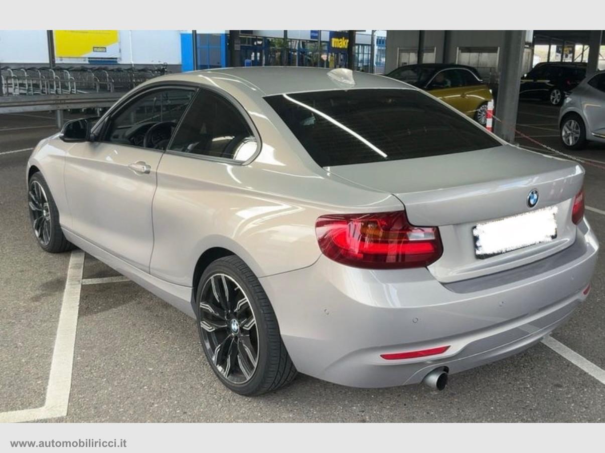 BMW 220i Coupé Advantage