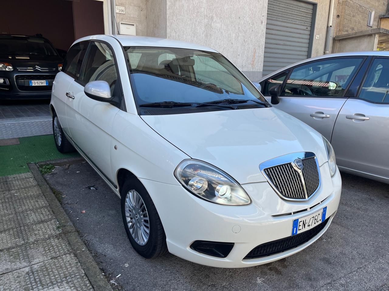 Lancia Ypsilon 1.4 Unyca Ecochic GPL FINE 2012