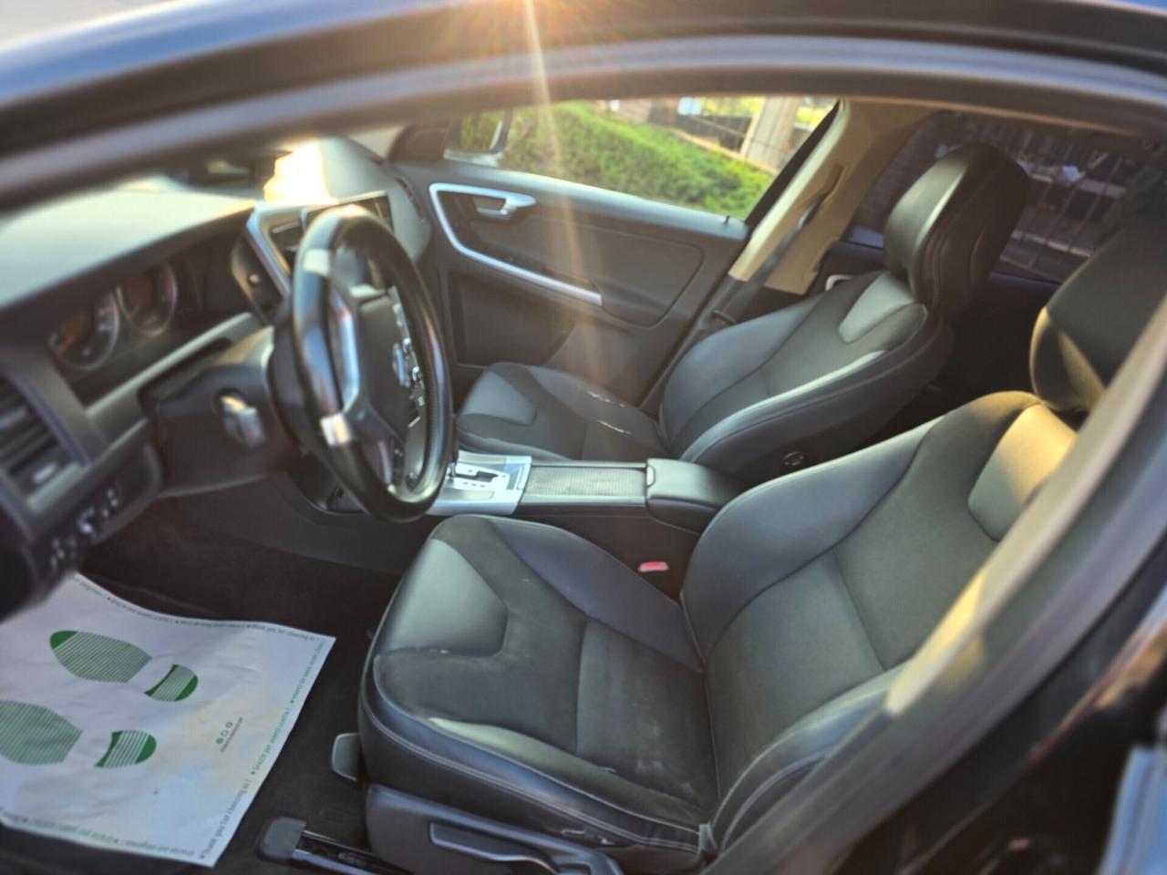Volvo XC60 AWD 2.4/120KW/163CV /AUTOMATICO /SENSORI/PELLE/RSE