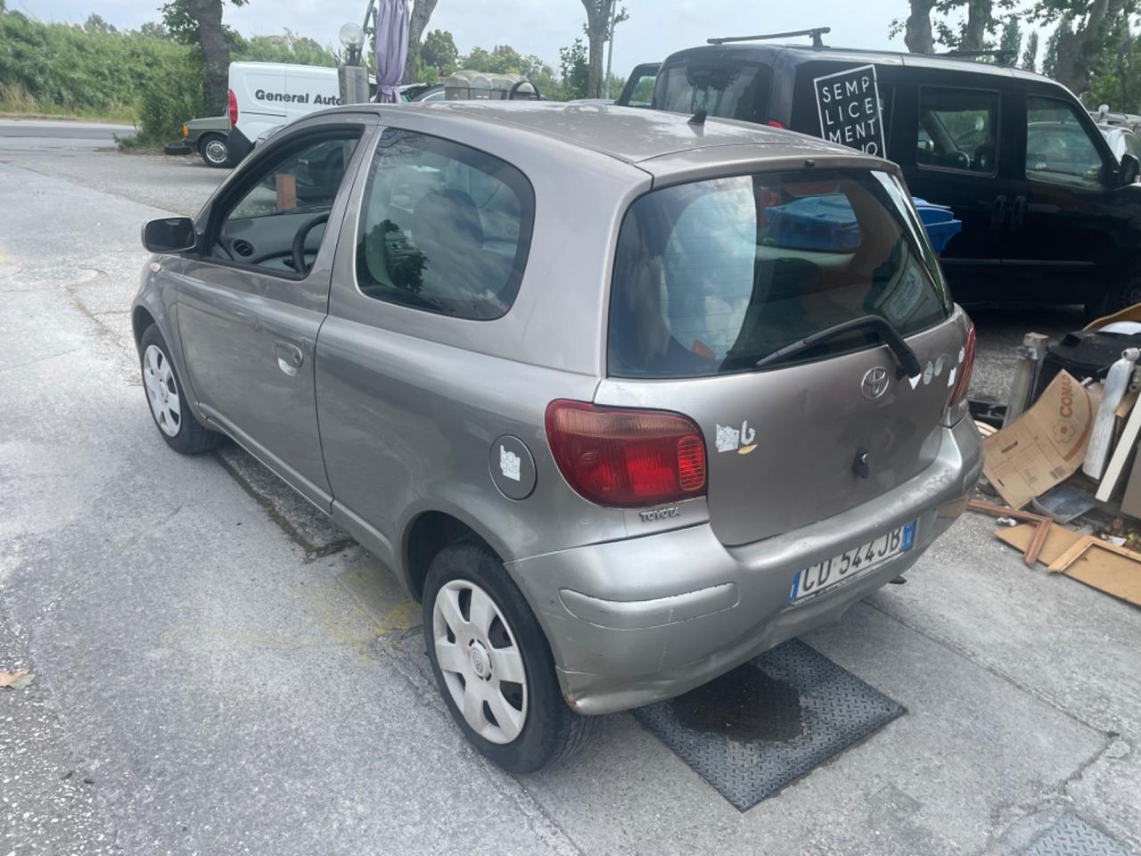 Toyota Yaris 1.0i 16V cat 3 porte