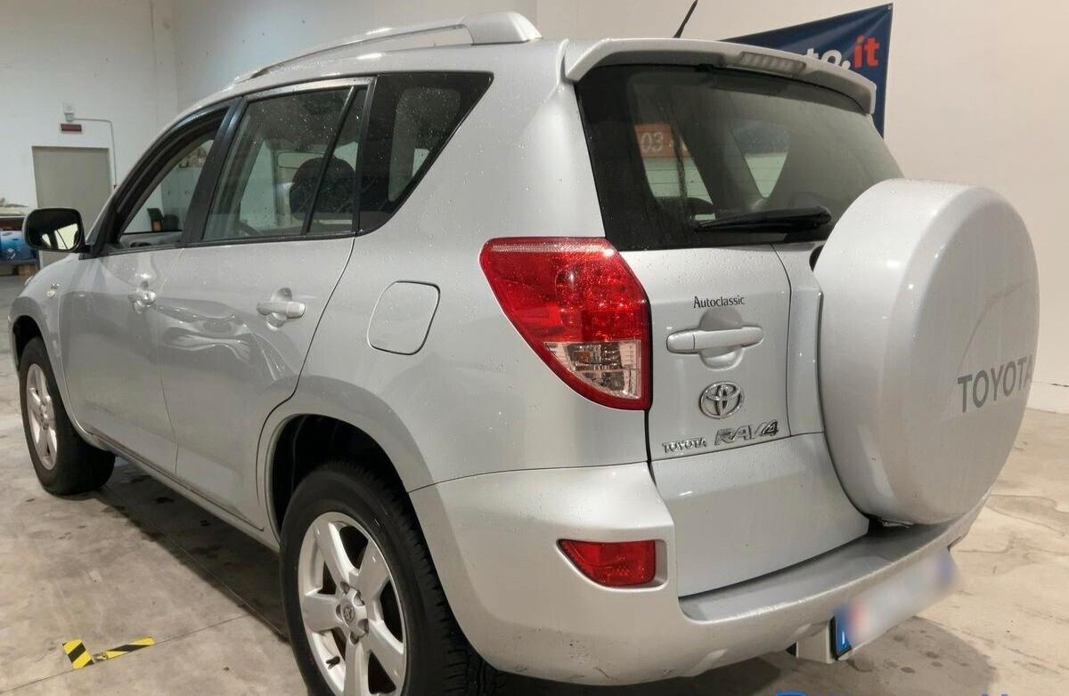 Toyota RAV 4 RAV4 2.2 Diesel 136 CV