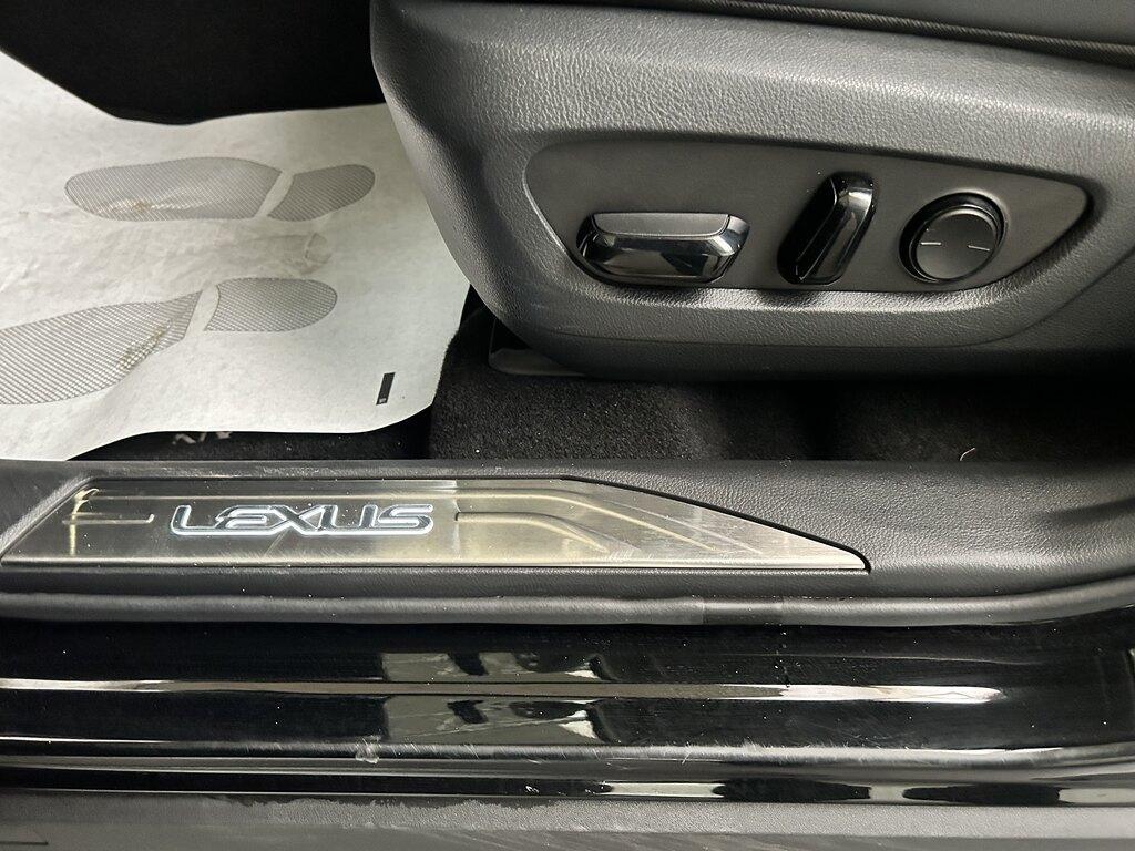 Lexus NX 2.5 Hybrid Premium 4WD e-CVT