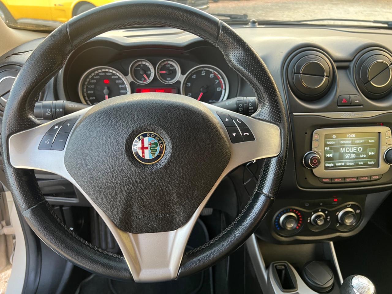 Alfa Romeo MiTo 1.4 70 CV NEOPATENTATI PERMUTEB