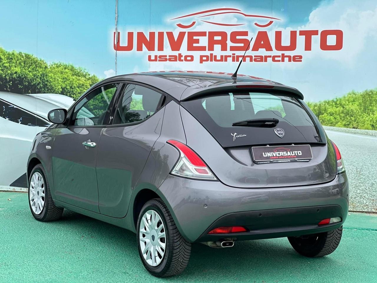 Lancia Ypsilon 1.3 MJT 95cv Silver 2015