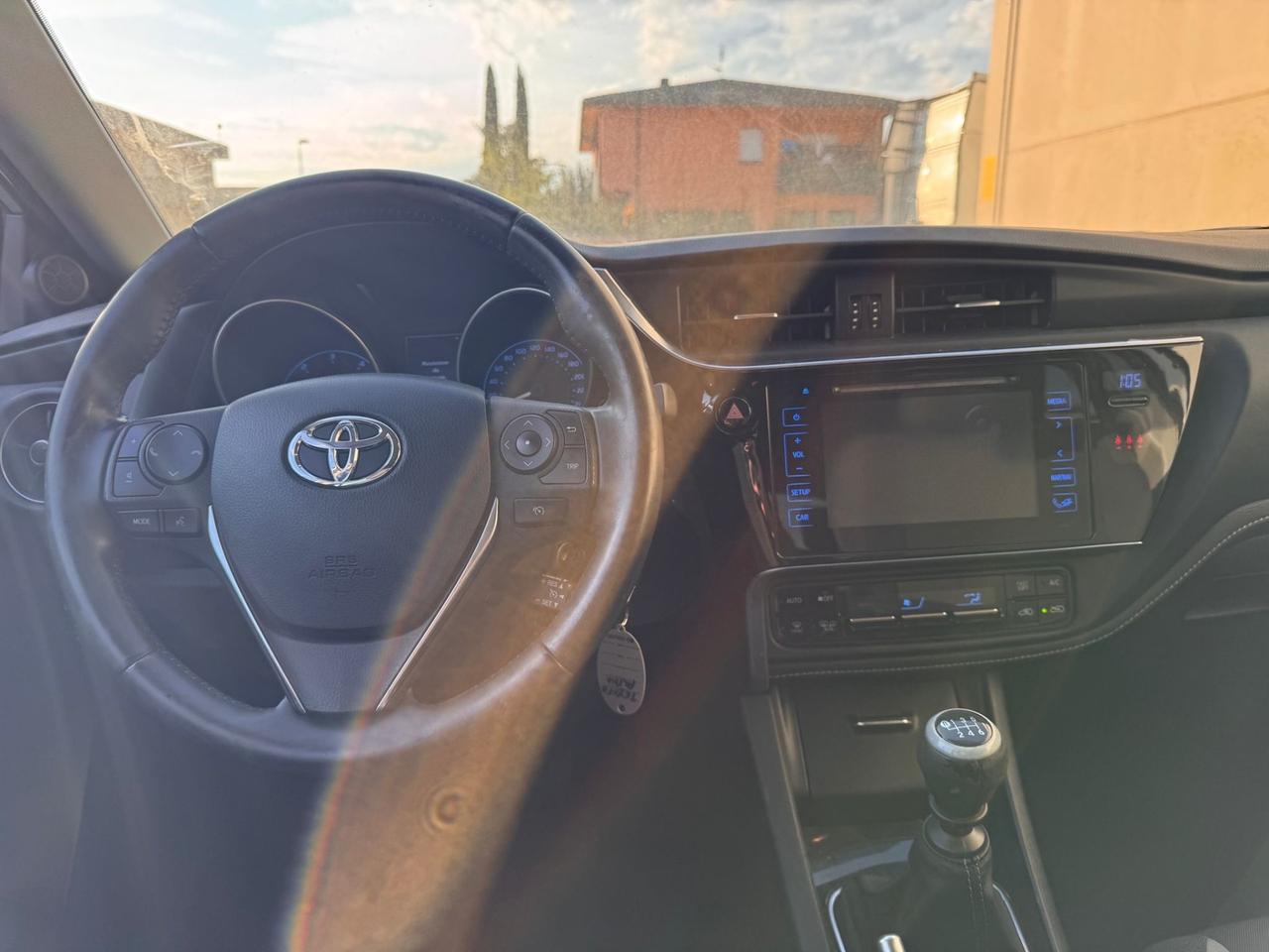 Toyota Auris 1.6 D-4D Lounge AUTO INCIDENTATA