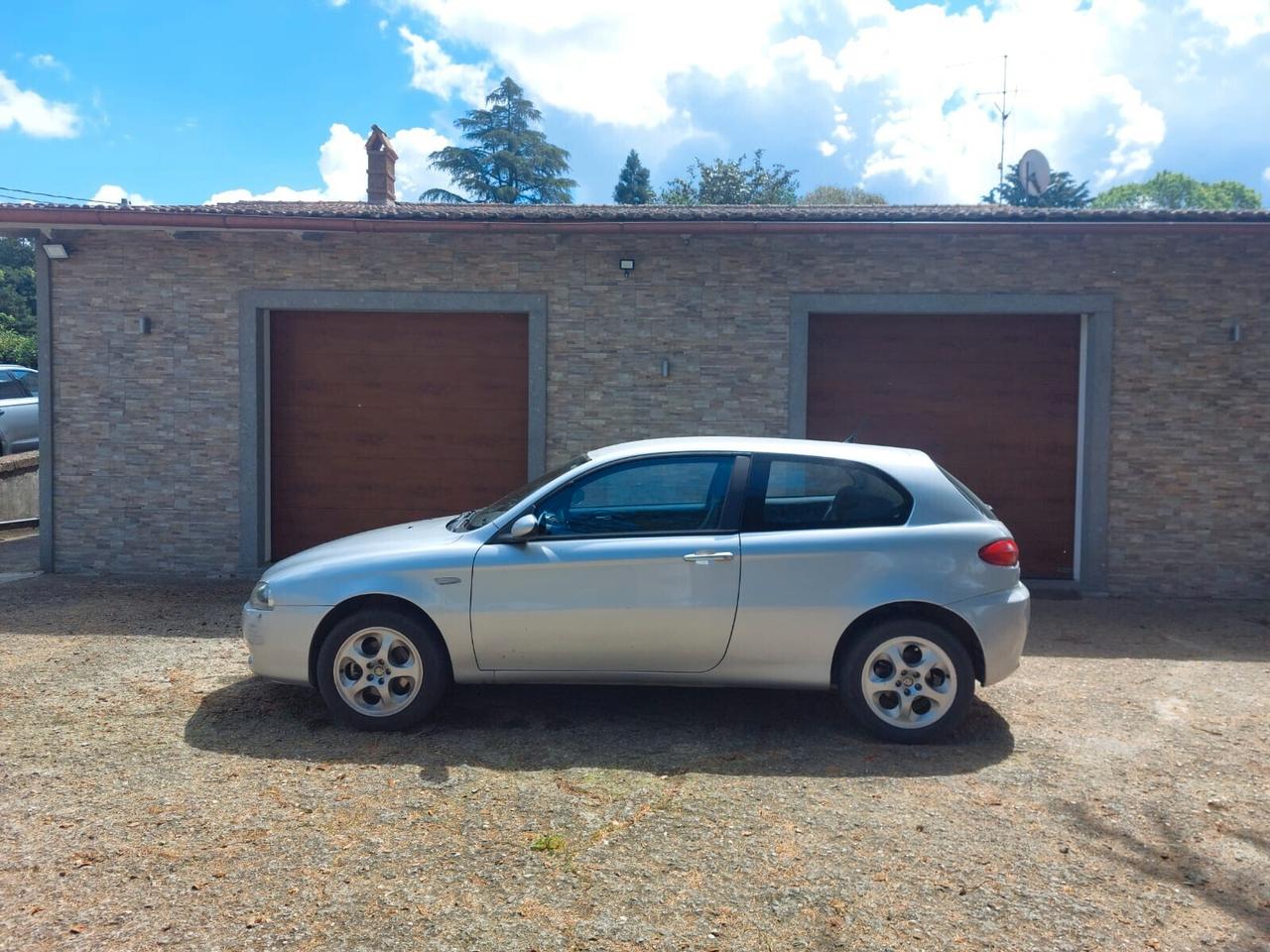 Alfa Romeo 147 1.9 JTD (120) 3 porte Distinctive