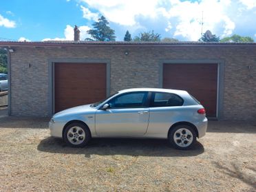 Alfa Romeo 147 1.9 JTD (120) 3 porte Distinctive