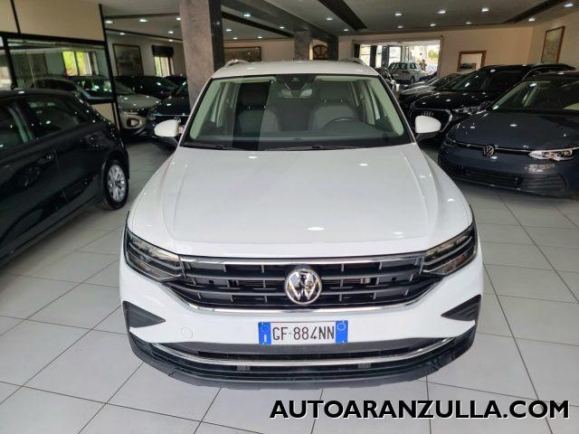 VOLKSWAGEN Tiguan NEW 2.0 TDI 150CV SCR DSG Life - Fari a Led