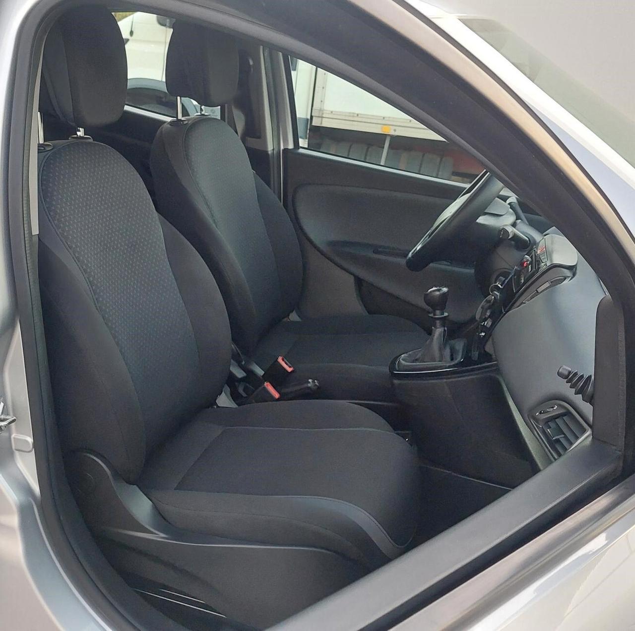 LANCIA YPSILON 1.2-UNICO PROPRIETARIO-NEOPATENTATI