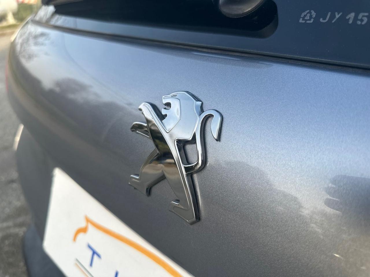 Peugeot 2008 Allure 1.2 PureTech 82 #7847