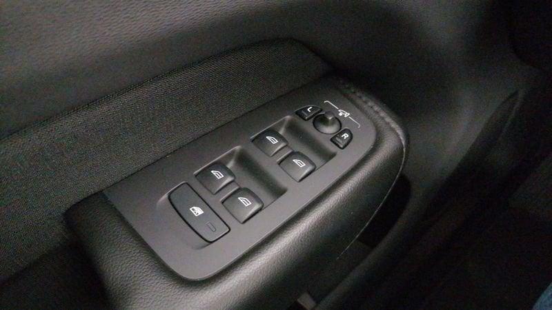 Volvo XC60 2.0 b4 Momentum Pro auto