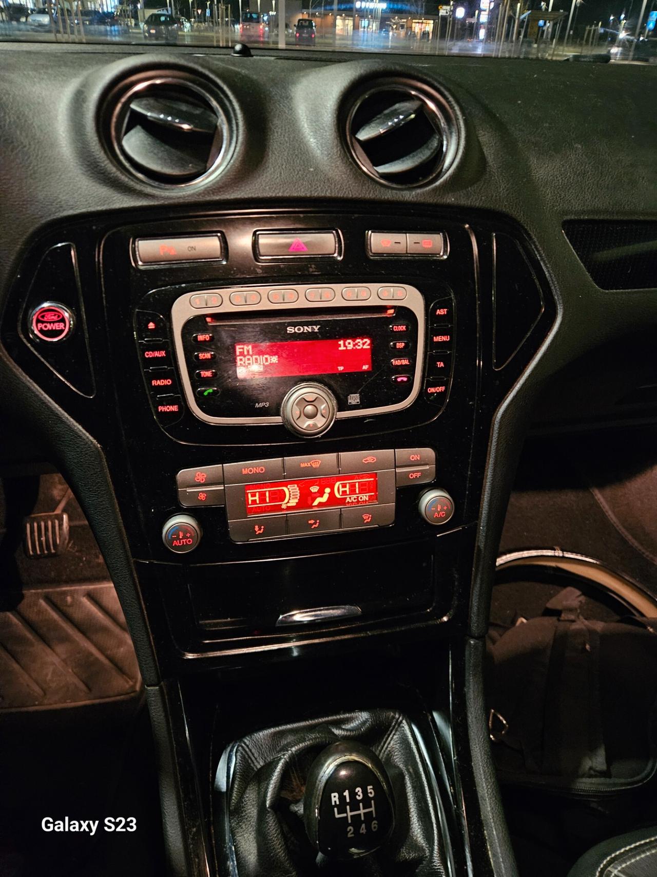 Ford Mondeo 2.0 TDCi 140 CV 4 porte Titanium DPF