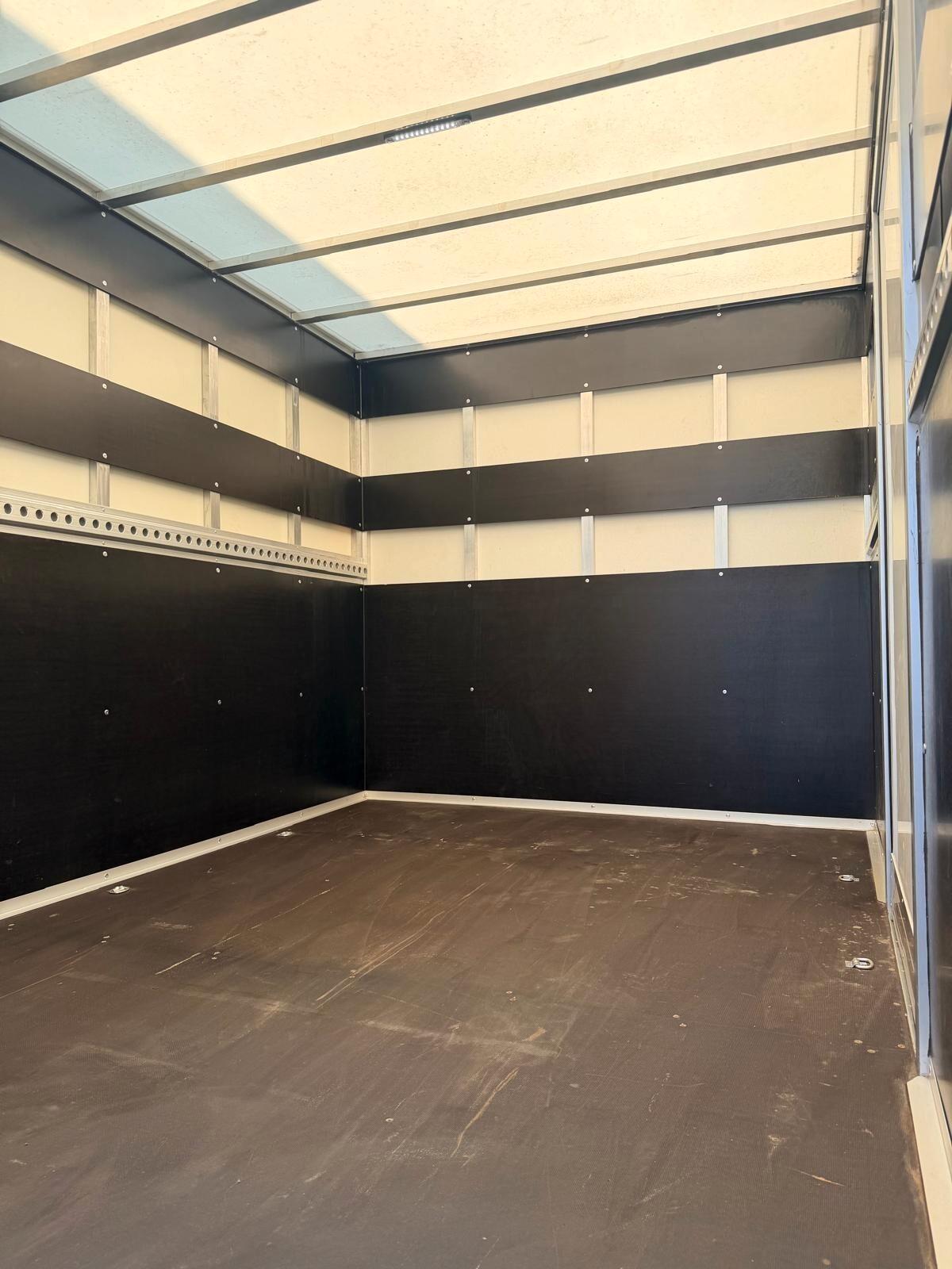 Ford Transit 2.0 TDCi 131 CV Box in Alluminio – 2022 – Solo 3.247 km
