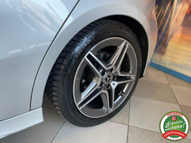 MERCEDES-BENZ A 180 136cv Aut. Premium AMG *TETTO