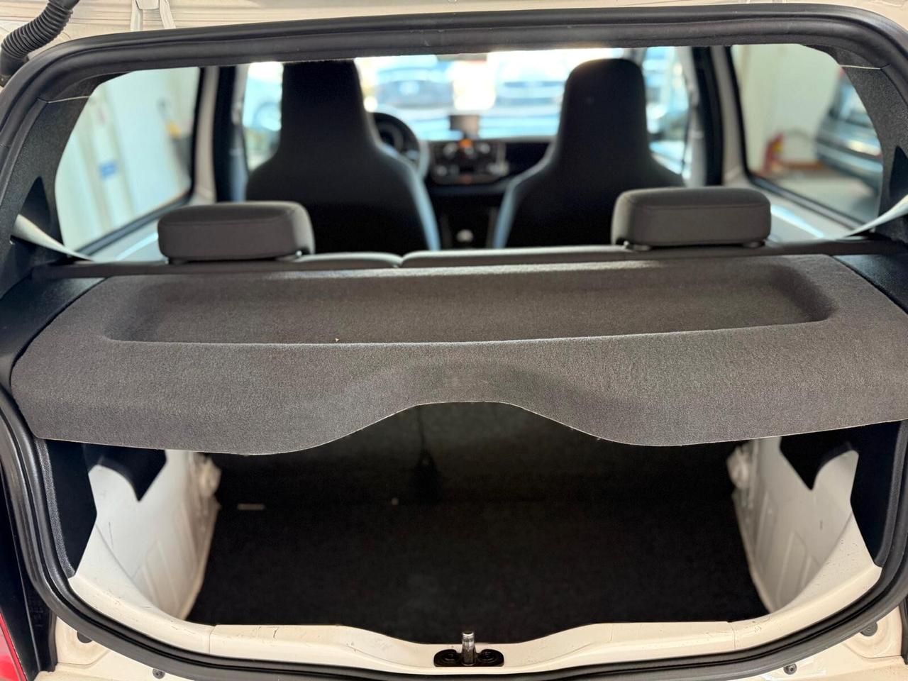 Volkswagen up! 1.0 METANO 2014