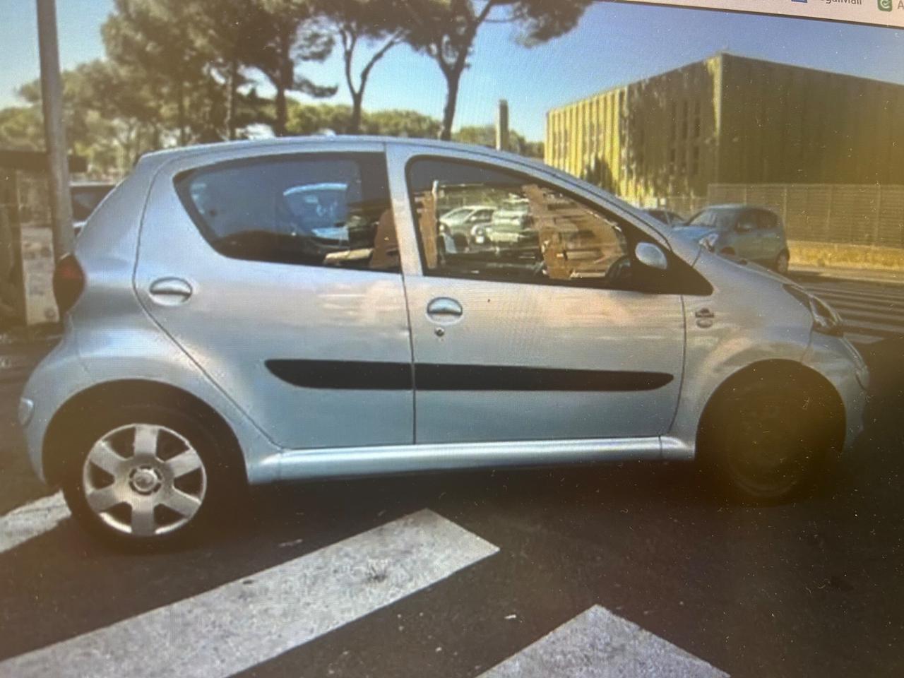 Toyota Aygo 1.0 12V VVT-i 5 porte Sol