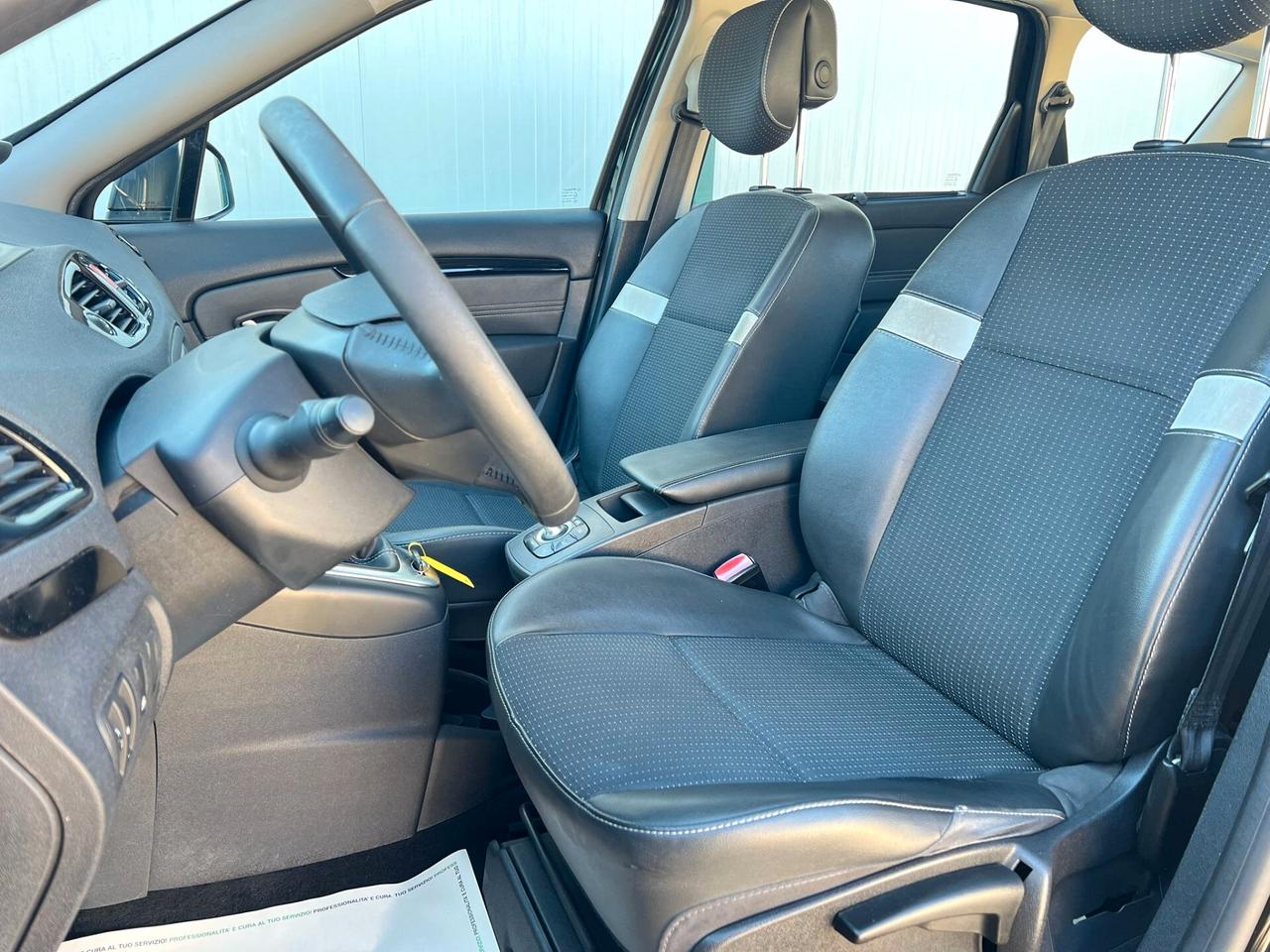 Renault Scenic 1.5 dCi 7 posti 110 CV