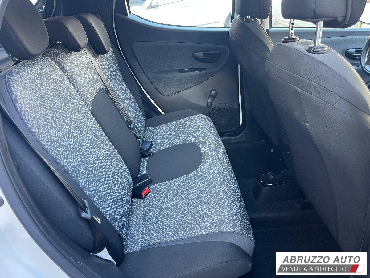 LANCIA Ypsilon 1.0 5p Hybrid Silver 16.000 KM