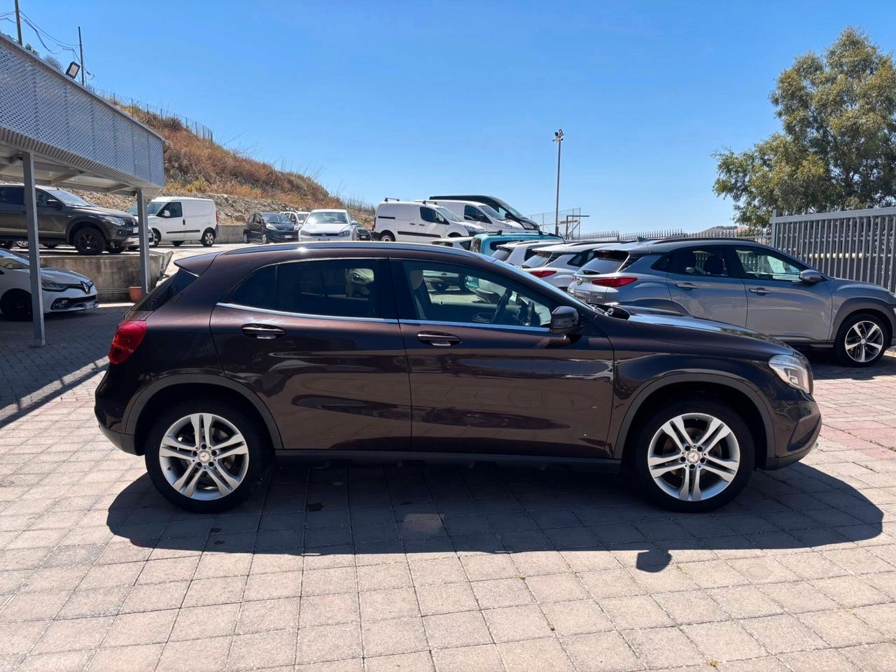 MERCEDES GLA 200