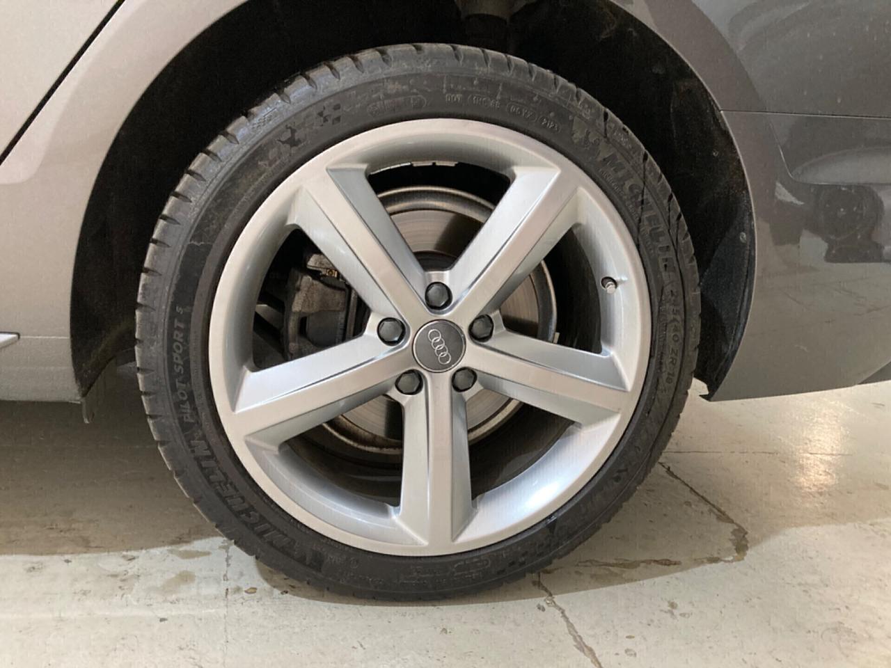 Audi A4 40 TDI S tronic Business