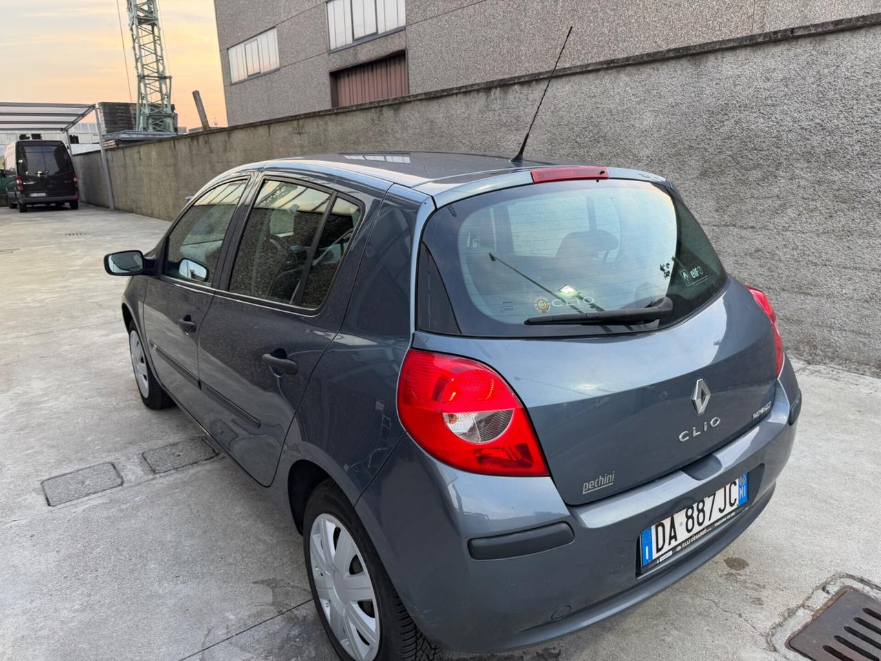 Renault Clio 1.2 benzina euro4 113.000km uni prop