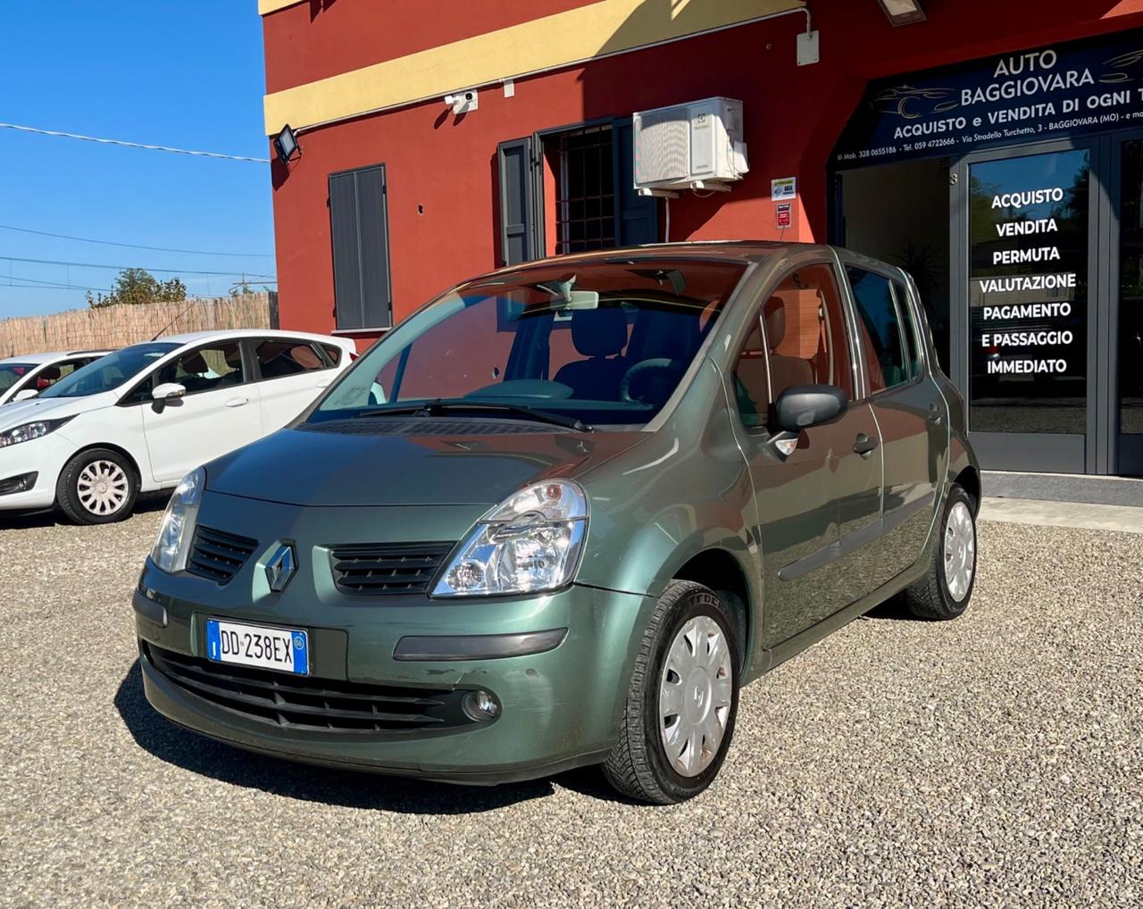 Renault Modus 1.2 16V Saint Tropez