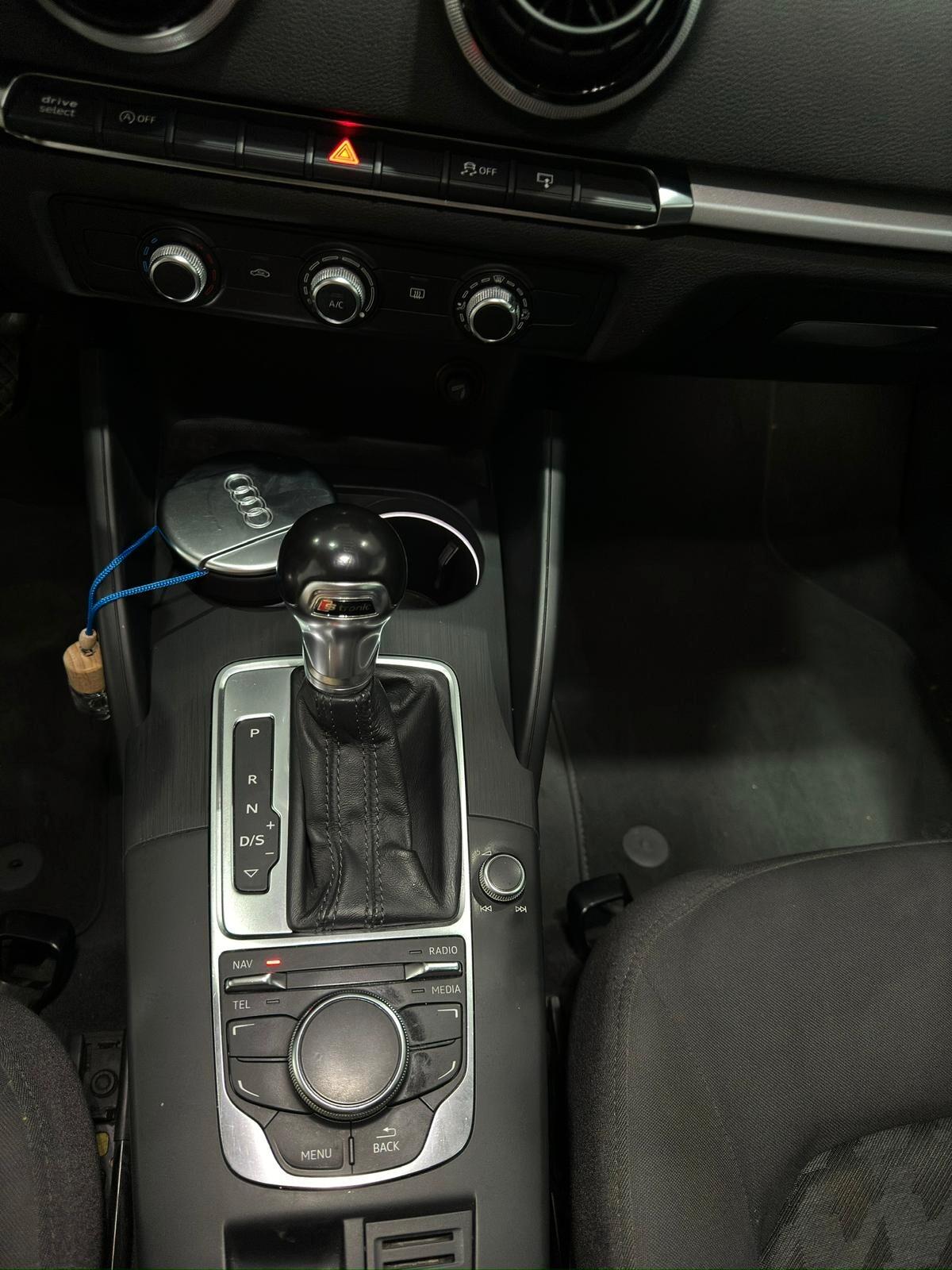 Audi A3 1.6 TDI clean diesel S tronic Ambition