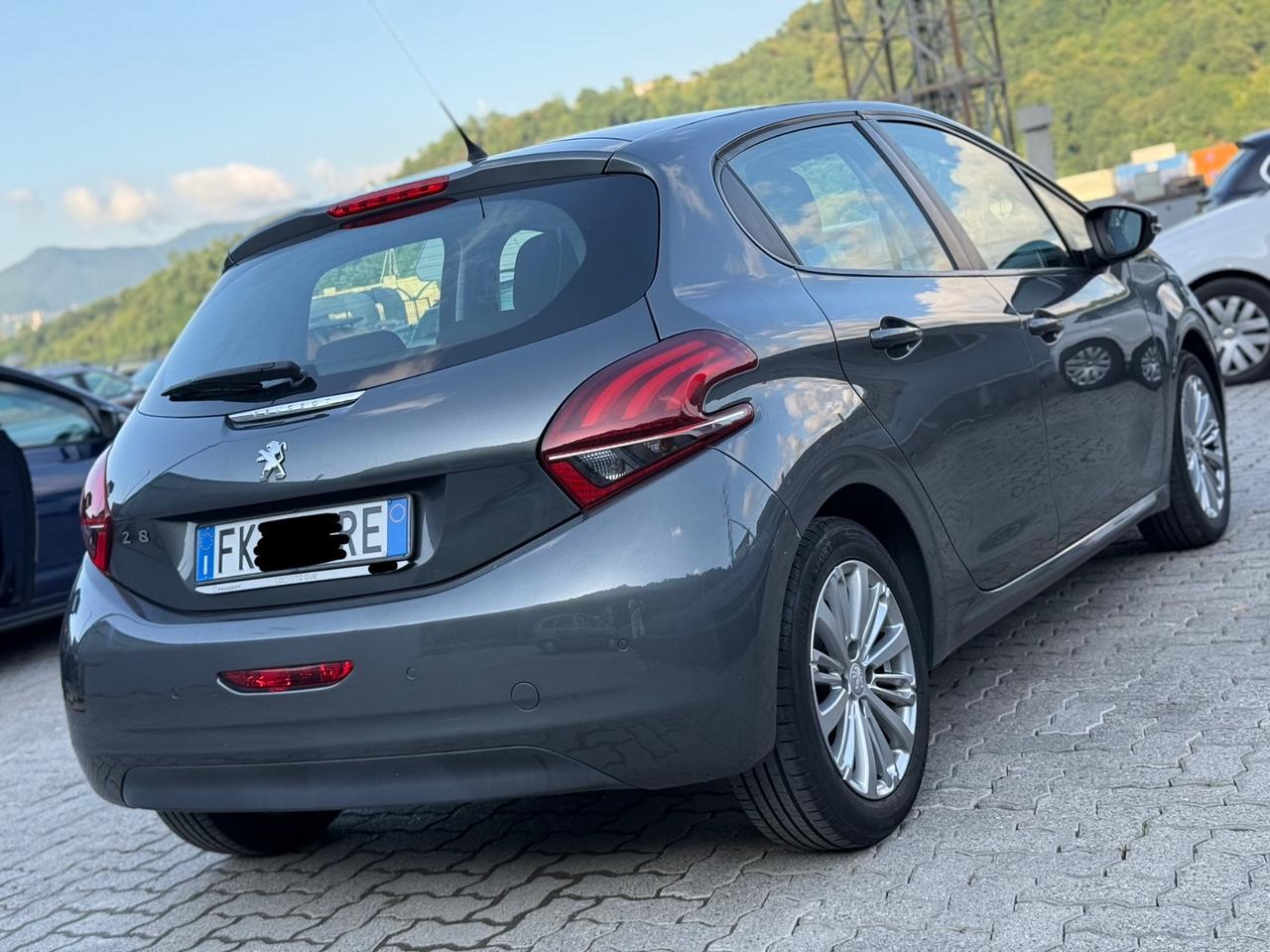 Peugeot 208 PureTech 82 3 porte Allure