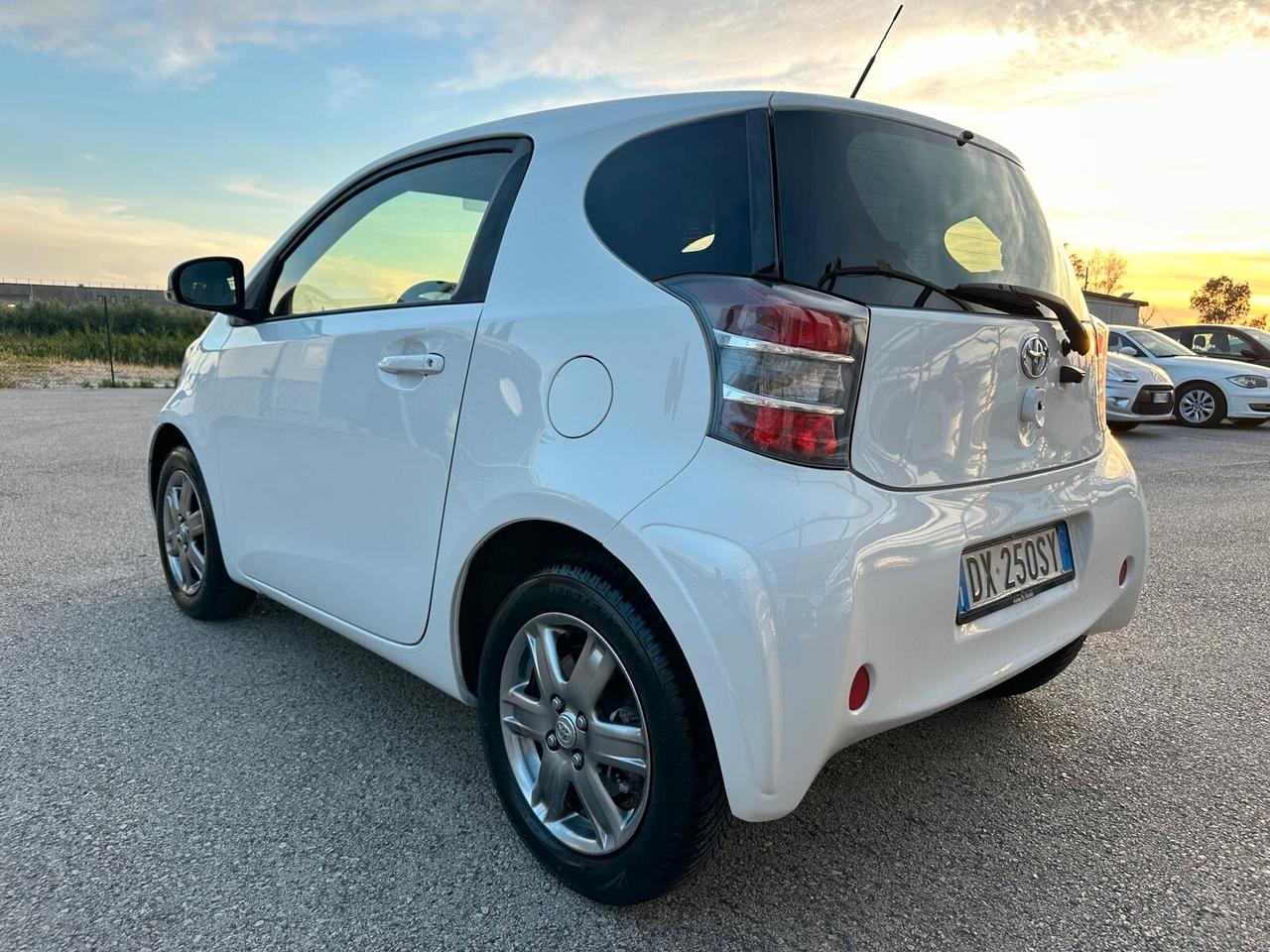Toyota iQ 1.0 Benzina Automatica