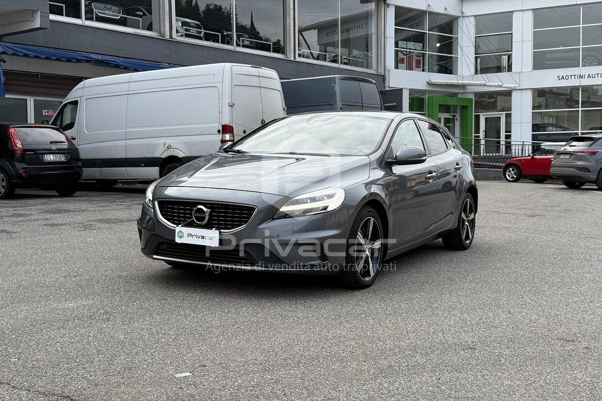 VOLVO V40 D2 Geartronic R-design Momentum