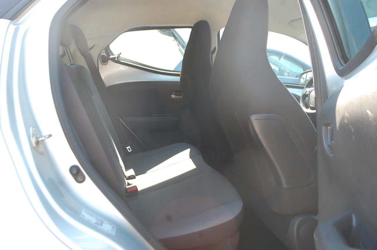 Toyota Aygo 1.0 Connect X-Play 72CV Uff Italy Led USB Bluetoot