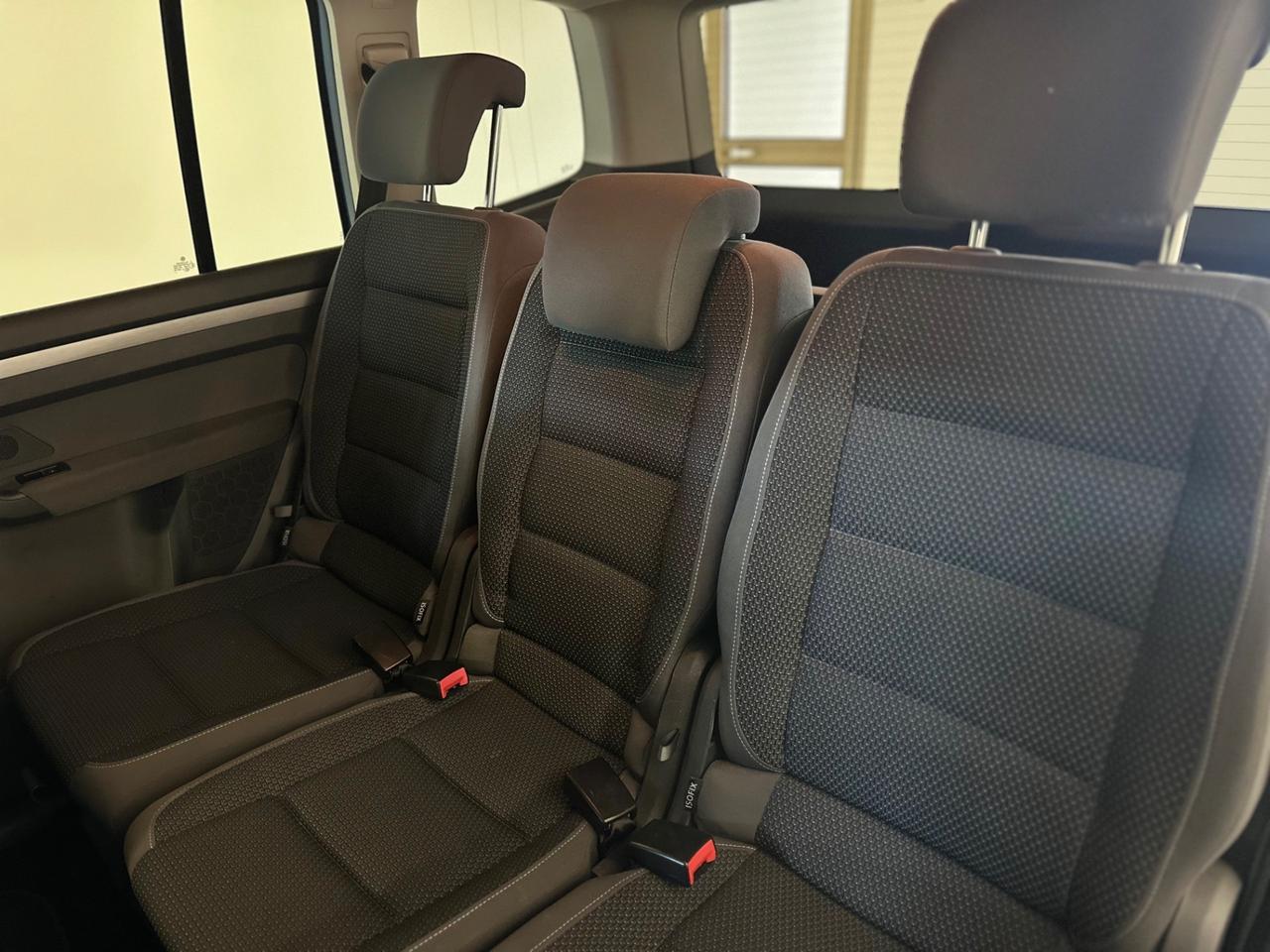 Volkswagen Touran Business 1.6 TDI DSG Comfortline