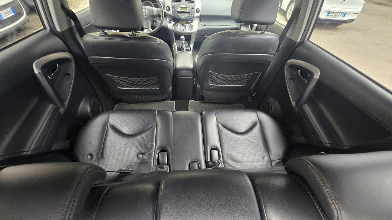 Toyota RAV 4 2.2 D-4D 177 CV Luxury 4x4