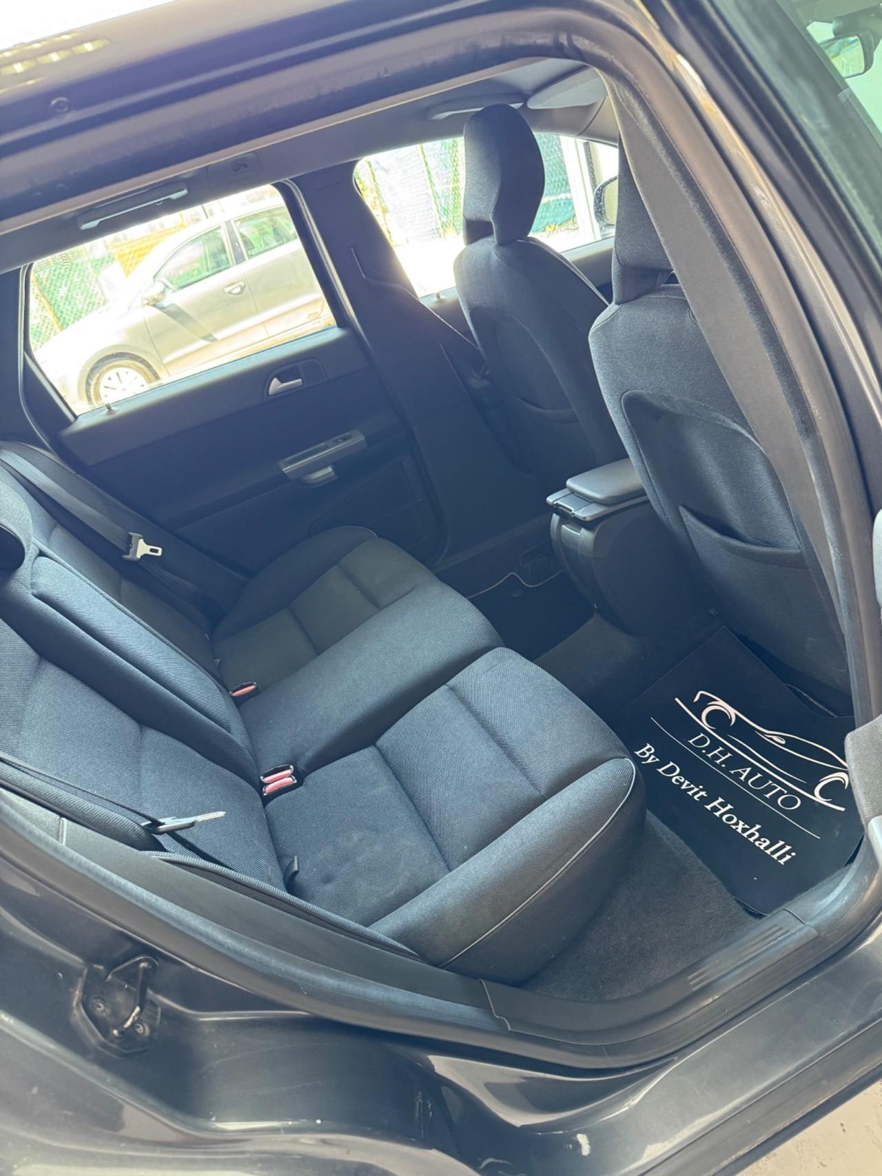 Volvo V50 D2 R-design