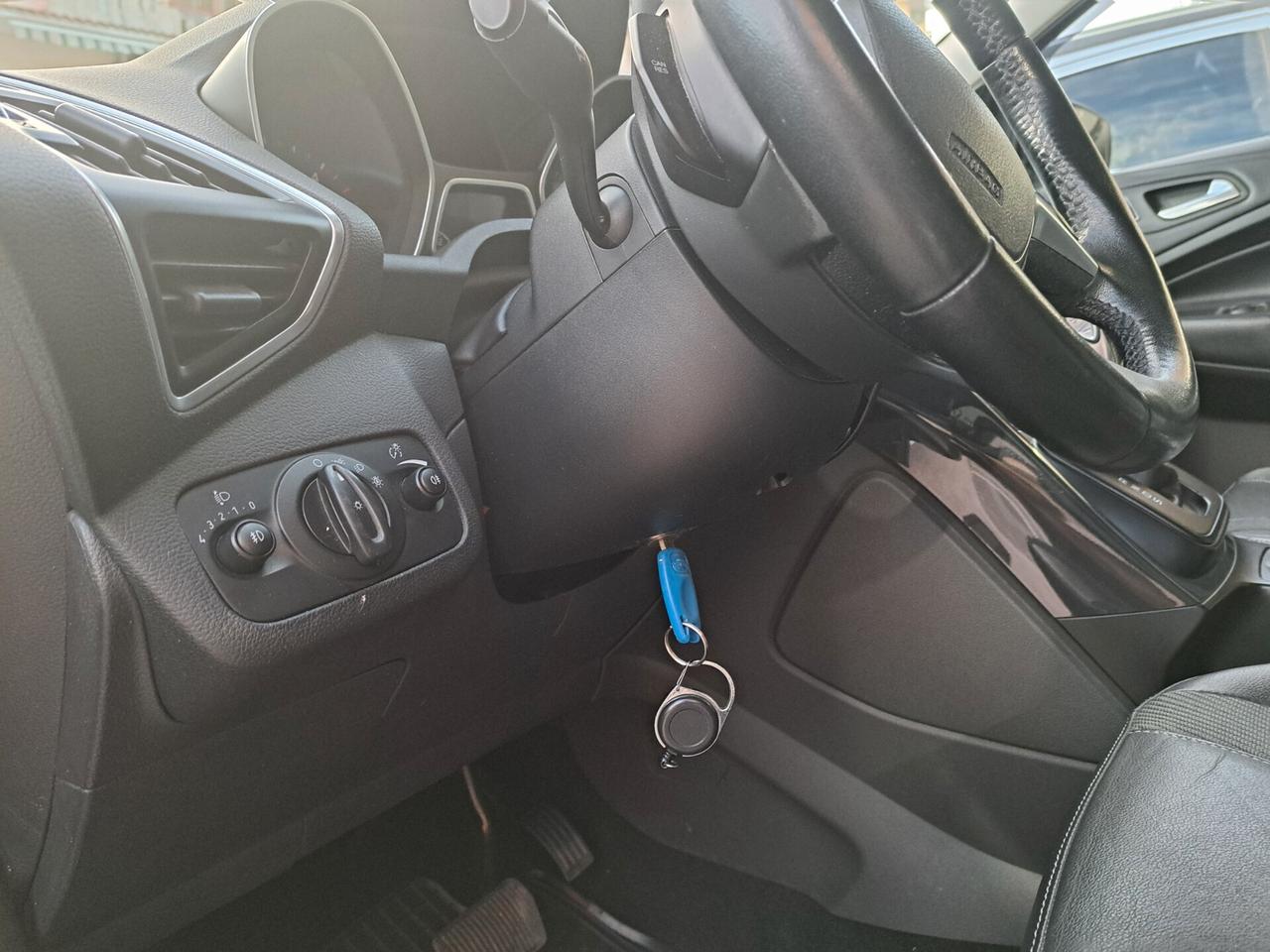 Ford Kuga 2.0 TDCI 163 CV 4WD Powershift Titanium