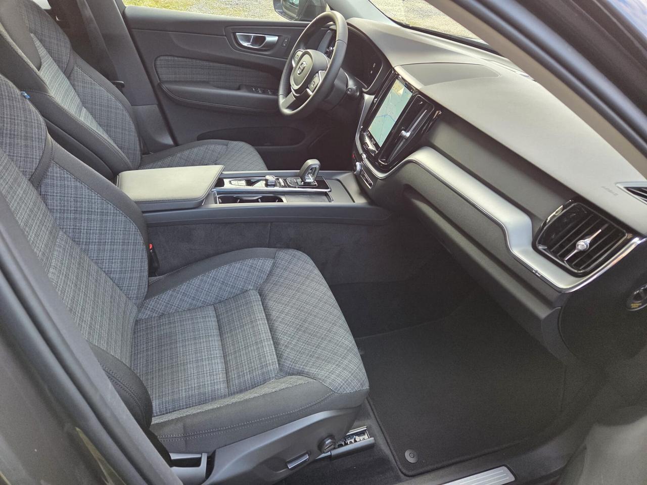 Volvo XC 60 B4 D AWD automatico Ultimate Dark