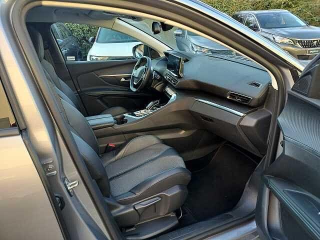 Peugeot 3008 BlueHDi 130 S&S EAT8 Allure