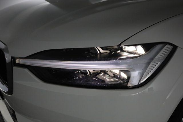 VOLVO XC60 XC60 B4 (d) automatico Momentum Pro