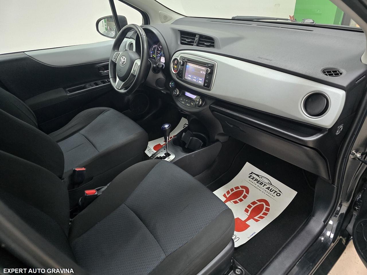 TOYOTA YARIS 1.5 HYBRID LOUNGE