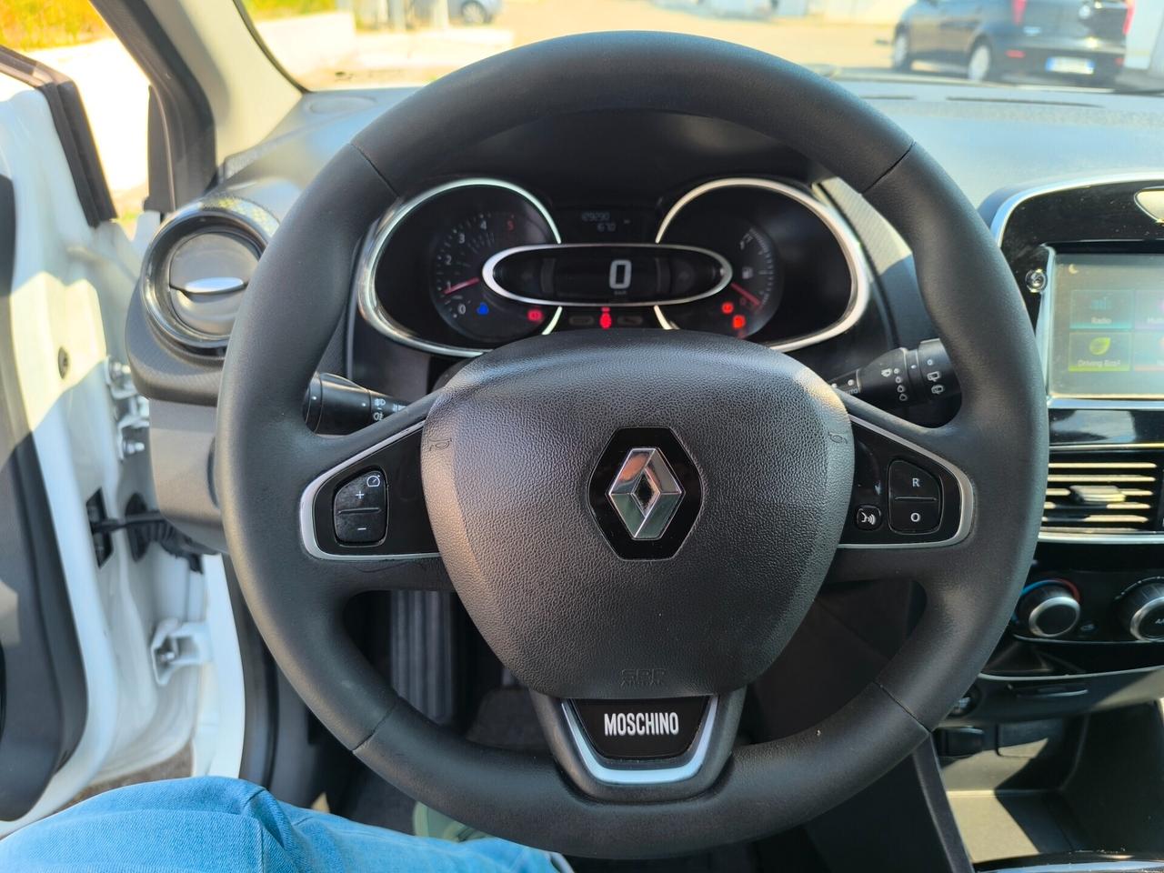 RENAULT CLIO MOSCHINO 1.5 HDI 75cv LED/NAVI/SES.POST/RETROCA