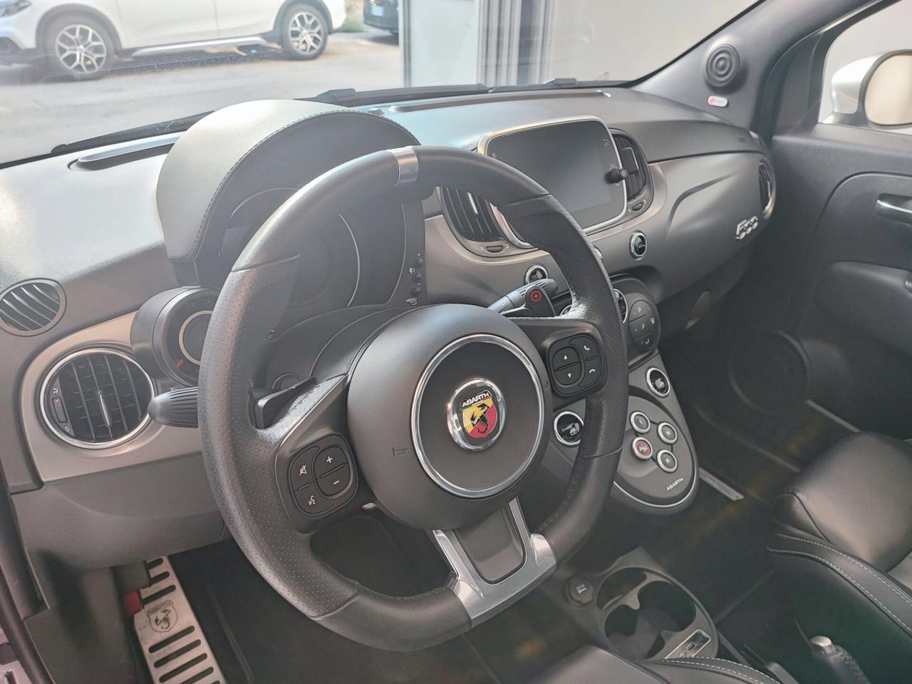 Abarth 595 1.4 Turbo T-Jet Turismo FULL OPTIONAL