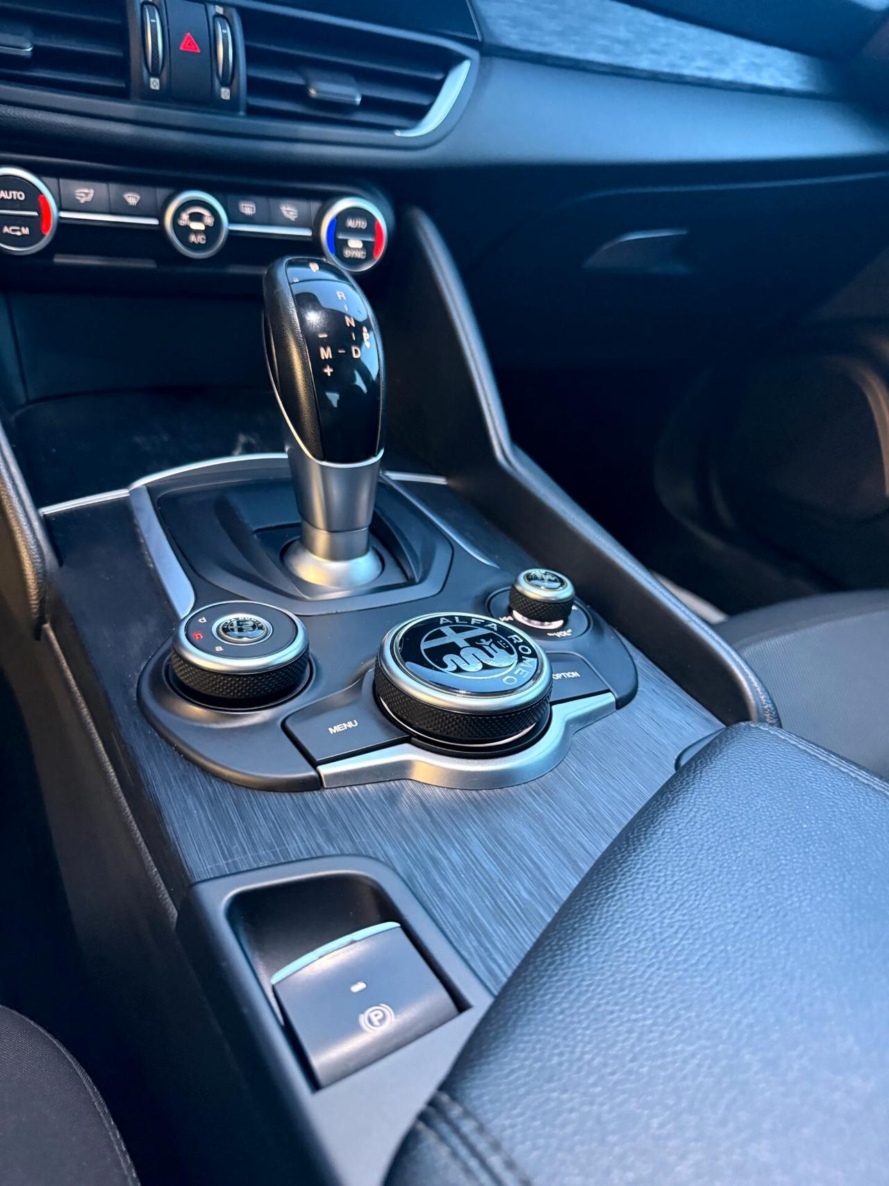 Alfa Romeo Giulia 2.2 Turbodiesel 136 CV AT8 Business NAVI,TELECAMERA,FARI FULL LED,BLUETOOTH,ANDROID AUTO