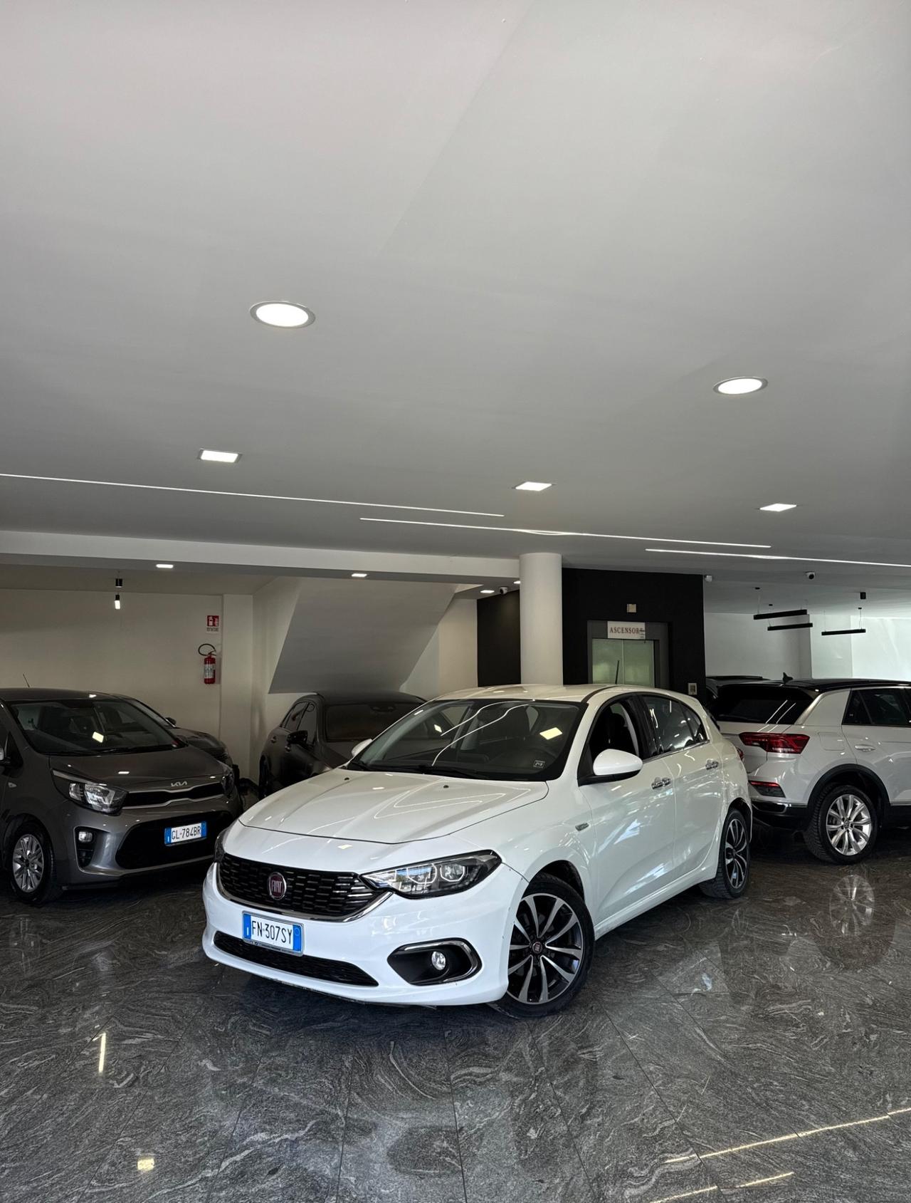 Fiat Tipo 1.6 Mjt S&S 5 porte Easy