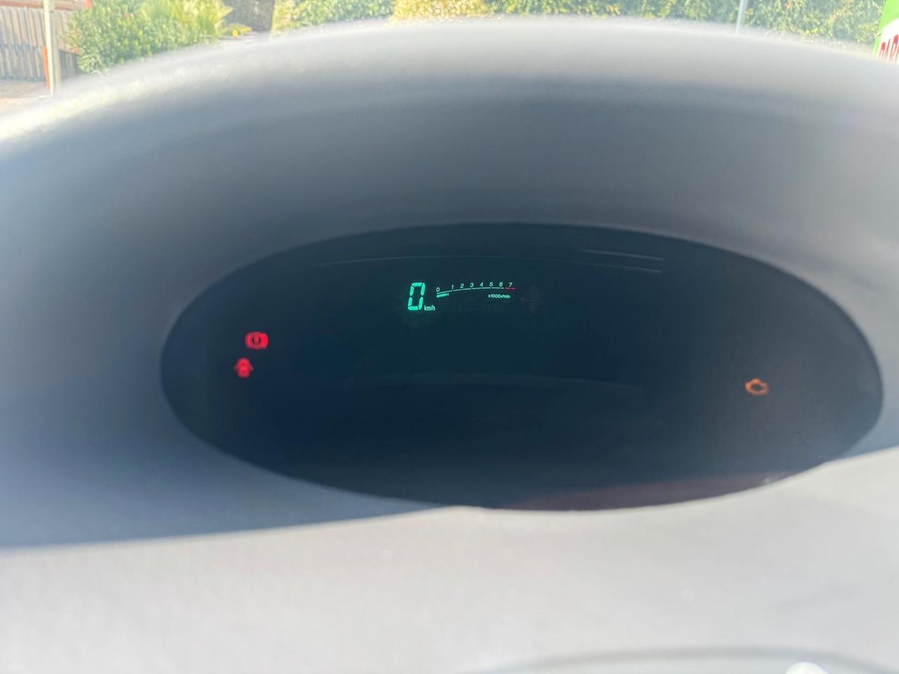 Toyota Yaris 1.3i 16V cat 5 porte Luna