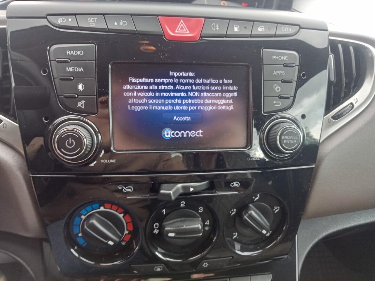 Lancia Ypsilon 1.2 69 CV 5 porte GPL Ecochic Gold